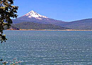 klamath area drives near lake